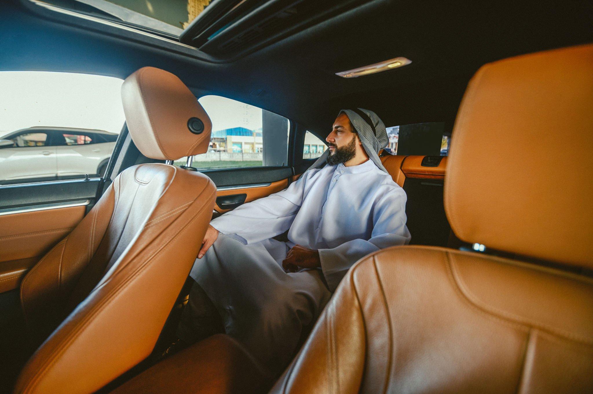 Chauffeur Services in Dubai: Business Trip Mastery